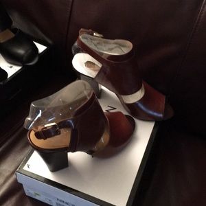 Women’s size 9M Leather heels. New. Without tags